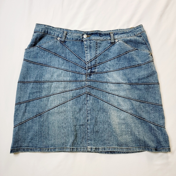 Goddess Trend Women Plus Size 23/24 Stretch Denim Mini Blue Jeans Skirt - Picture 3 of 11